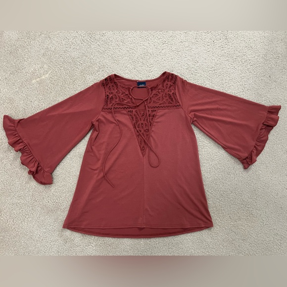 DAYTRIP Lace Crochet Yoke Split Neck Blouse - Picture 4 of 7